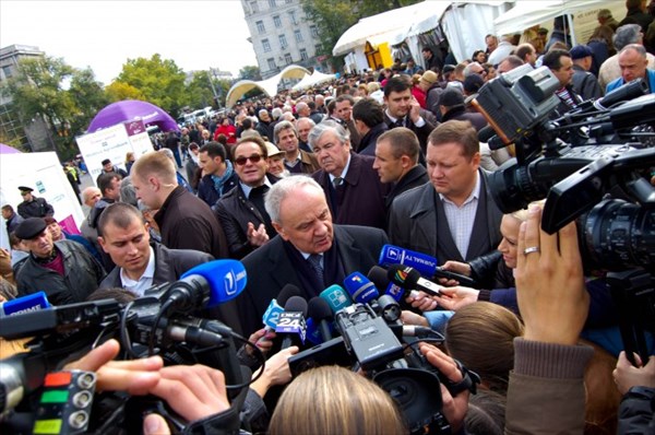 Wine-Day-Ziua-vinului-Moldova-Deni-vina-2013-Pixanews-14-680x452